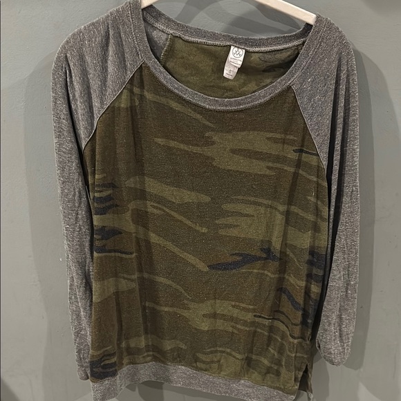 Alternative Tops - Casual Camouflage & Grey Raglan Sleeve Top (Size Small)